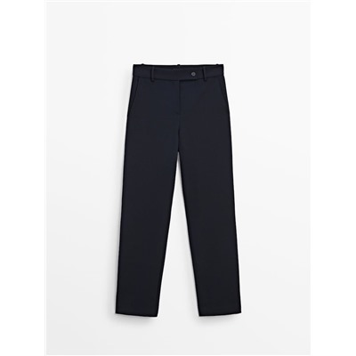 Pantalón liso azul marino corte recto