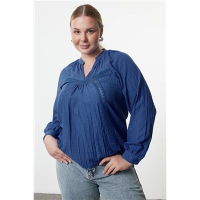 Indigo V -neck с длинным рукавом тканой блузки большого размера TBBAW25AF00023