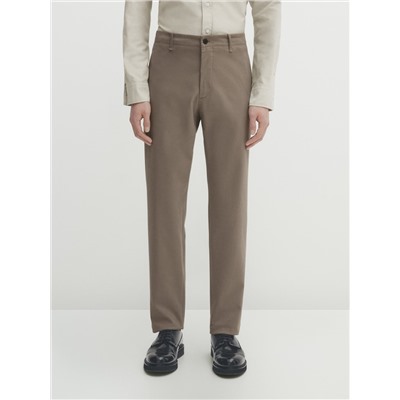 Pantalón chino microestructura slim fit