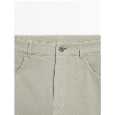 Pantalón fluído corte recto