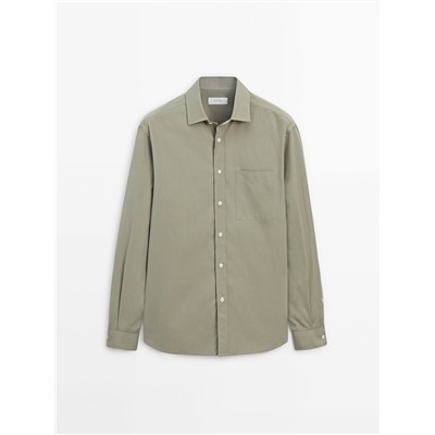 Camisa popelín bolsillo regular fit