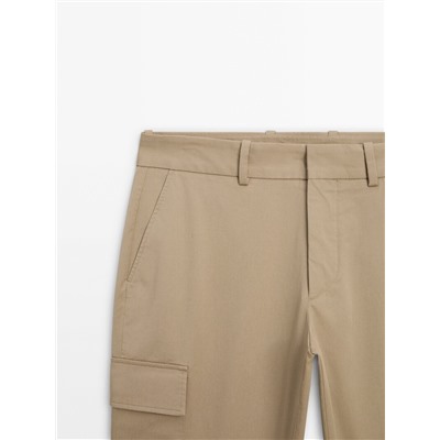 Pantalón cargo tapered fit