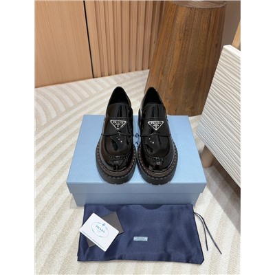 Лоферы prada