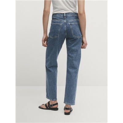 Jeans tiro bajo corte recto