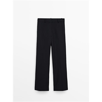 Pantalón liso negro corte recto