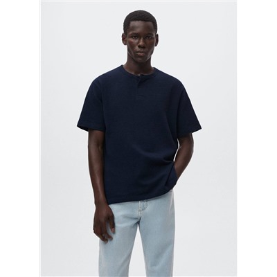 Camiseta seersucker cuello panadero -  Hombre | MANGO OUTLET España