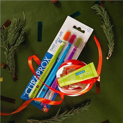3 зубные щетки Curaprox 5460 + паста Curaprox Be You, 10 мл (Christmas set)