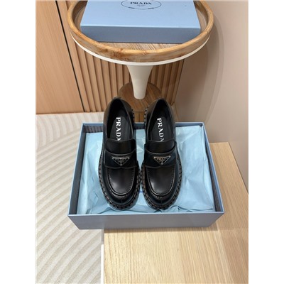 Лоферы prada