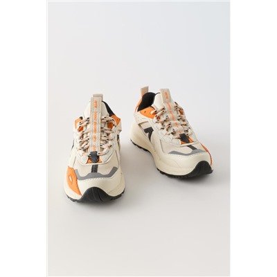 ZAPATILLA DEPORTIVA VIBRAM®