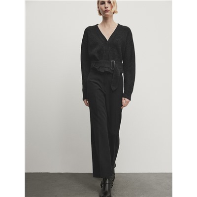 Pantalón liso negro corte recto