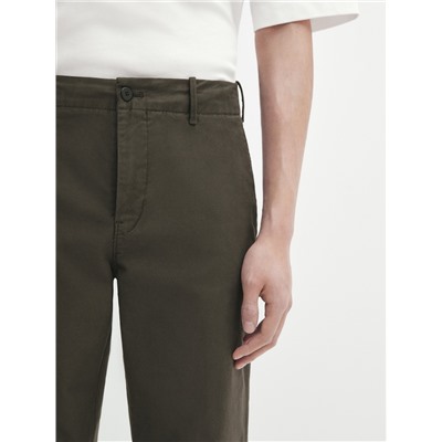 Pantalón chino microsarga tapered fit