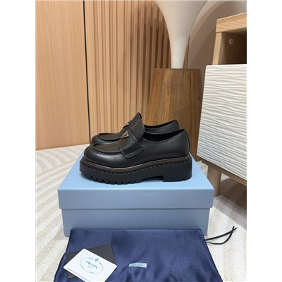 Лоферы prada