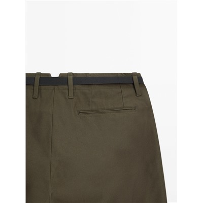 Pantalón chino cinturón relaxed fit