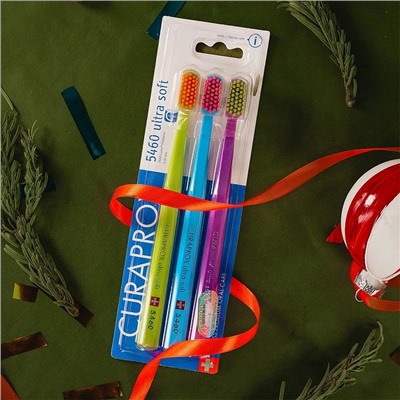 3 зубные щетки Curaprox 5460 + паста Curaprox Be You, 10 мл (Christmas set)