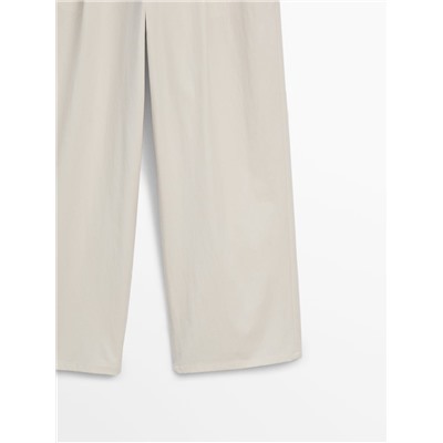 Pantalón wide leg técnico