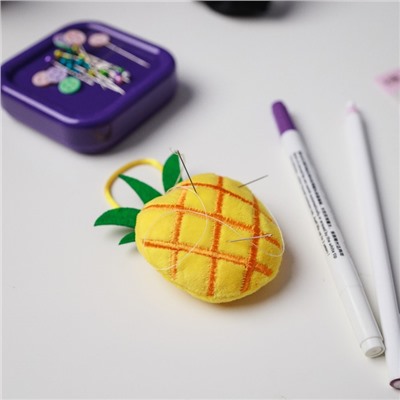 Игольница с петлёй «Ананас», 6.5×6.5×3 см, жёлтая