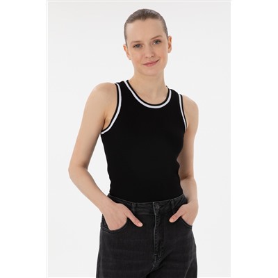 Женщина черная T -Fish Surprise Discount в корзине