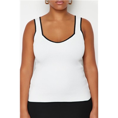Линия Ecru Детальная квадратная блузка Bodycon Blouse TBBSS24AF00052