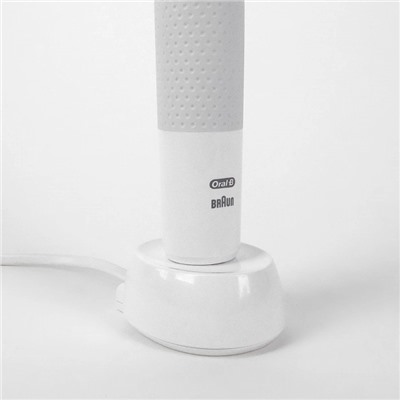Электрическая зубная щетка Oral-B Vitality Pro X Clean (Белая)