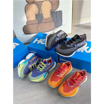 Кроссовки Hoka