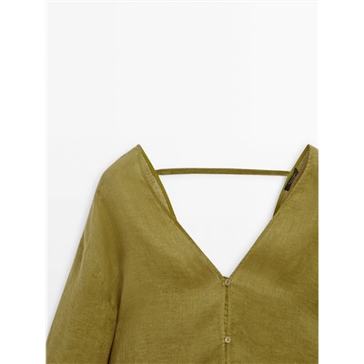 100% linen oversize blouse with low-cut back