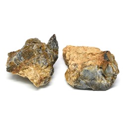 Корунд сапфир в породе 37*30*17мм, 20-29г