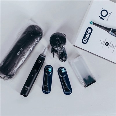 Электрическая зубная щетка Oral-B iO Series 8N Black
