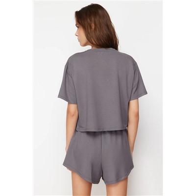 Anthracit Soft Button с футболкой и шортами вязание Up-Up Set Twoss24au00056