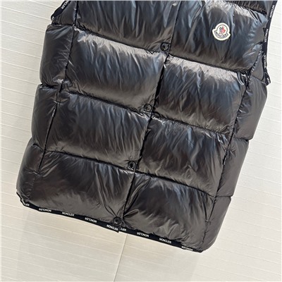 Жилет Moncler
