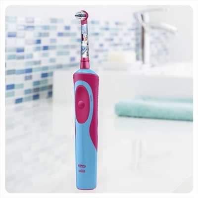 Электрическая зубная щетка Oral-B Vitality D12 Stages Power Холодное сердце(с 3 лет)