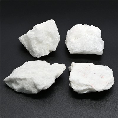 Минерал петалит 46*34*29мм. 50-59г (T)