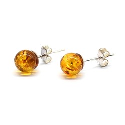 Серьги гвоздики из янтаря шарик 7мм цв.светло-коньячный, 0,9г