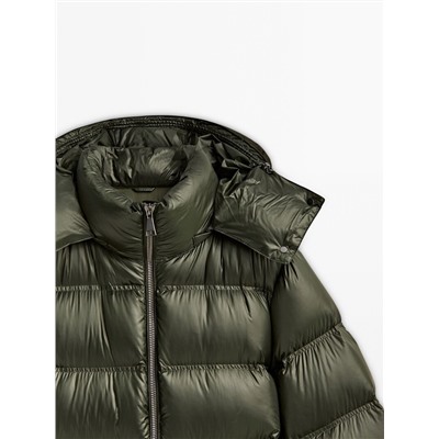 Chaqueta larga relleno plumón y plumas capucha contraste