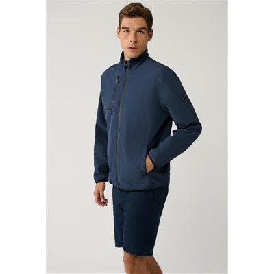 Navy Blue возле файловой накладной на молнии на молнии