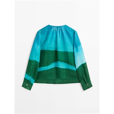Blusa estampada crop ramio cordones
