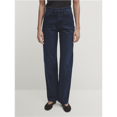 Jeans tiro alto straight fit