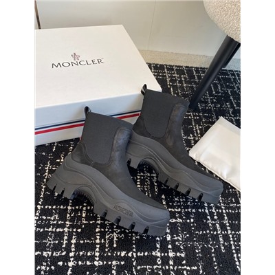 Челси  Moncler
