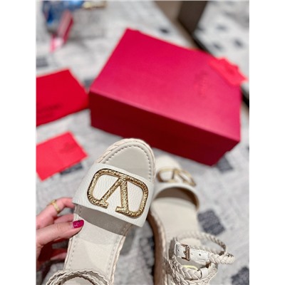 Босоножки Valentino
