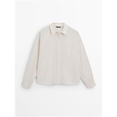 Camisa cropped detalle botones
