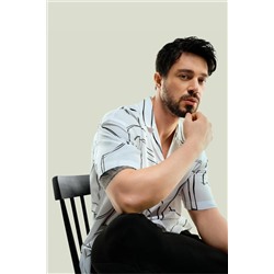 Белая 100 %вискоза -Отпечатана на вискозе рубашка с короткими рукавами