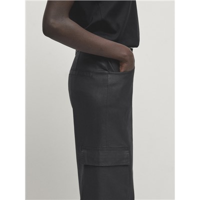 Pantalón cargo encerado