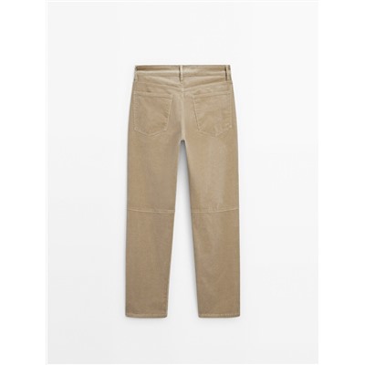 Pantalón micropana slim fit detalle costura