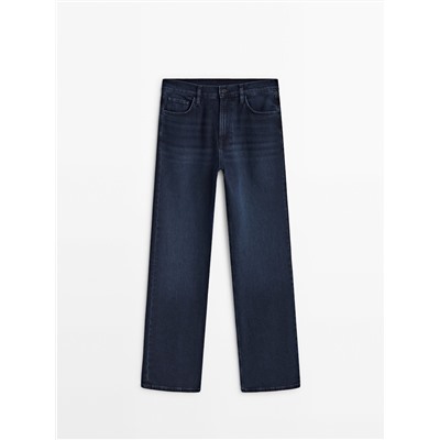 Jeans tiro alto straight fit