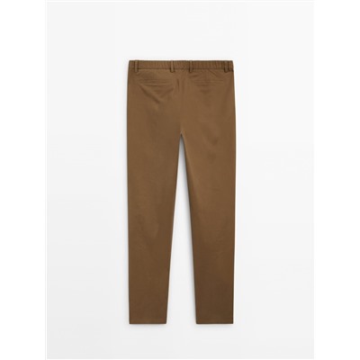 Pantalón chino sarga jogger fit