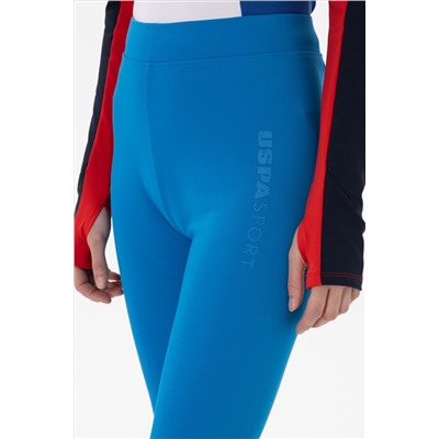 Женщина Saks Service Service Surprise Surprise Discount в корзине