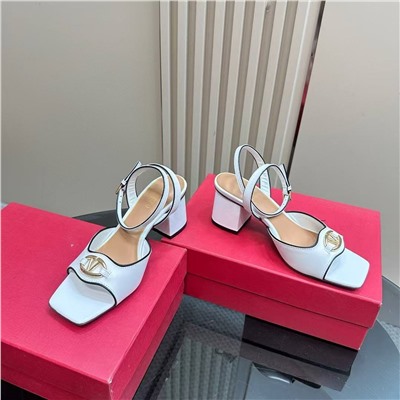 Босоножки на широком устойчивом каблуке Valentin*o 🩷  Реплика 1:1