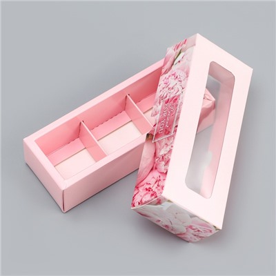 Коробка с обечайкой для 3 конфет, с окном «Праздничный букет», 13×5×3.3 см. Кондитерская упаковка