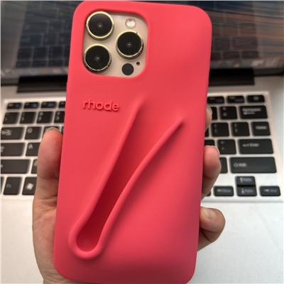 К блескам rhod*e конечно же есть чехлы ❤️   конечно же для iPhon*e 😍  и только для iPhon*e,  любых моделей от 11 до 15го