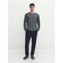 Pantalón chino microsarga tapered fit