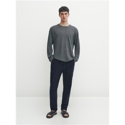 Pantalón chino microsarga tapered fit